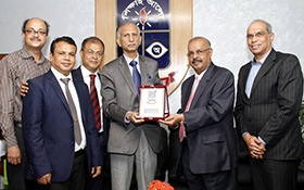 Dr. Muhammed Majeed meets Dr. AAMS Arefin Siddique, Vice Chancellor of Dhaka University